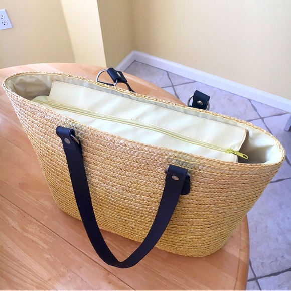 Straw Tote Bag - Picture 2 of 9